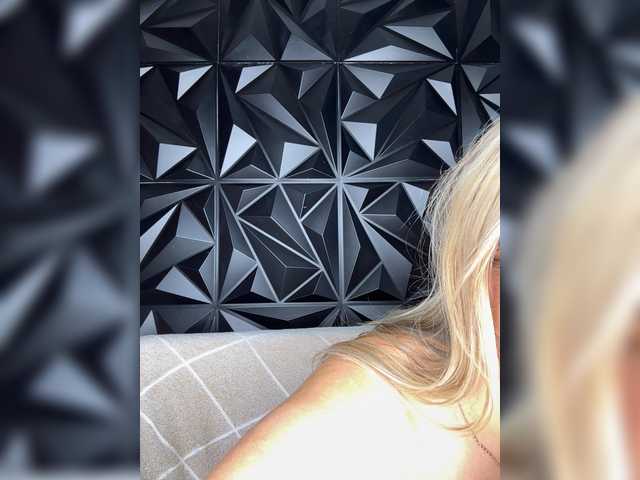 LYLAtop live cam on BongaCams