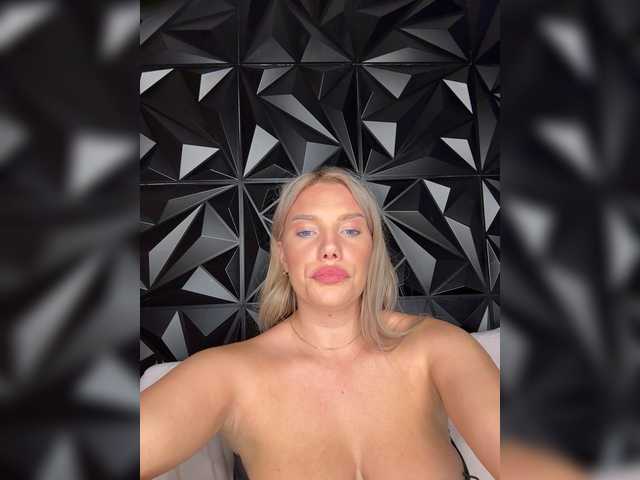 LYALYAtop
