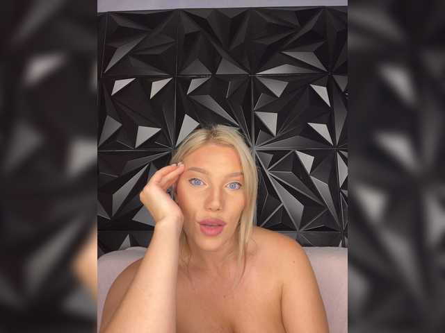 LYLAtop live cam