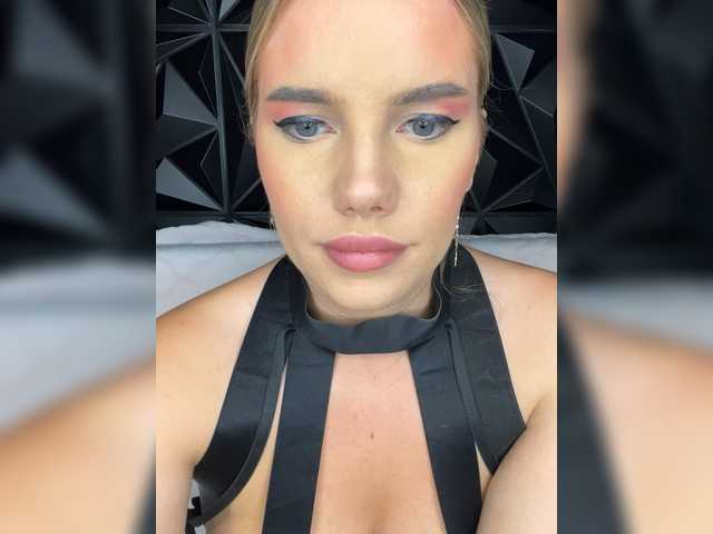 LYLAtop live cam on BongaCams