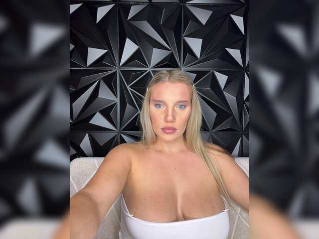 LYLAtop live cam on BongaCams