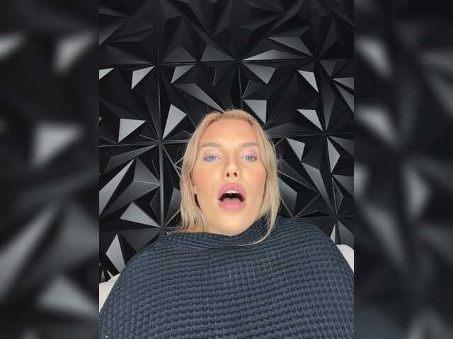 LYALYAtop