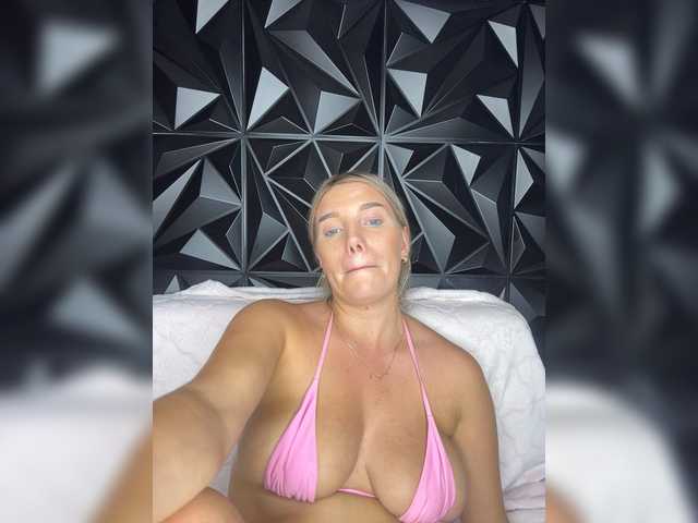 LYLAtop live cam