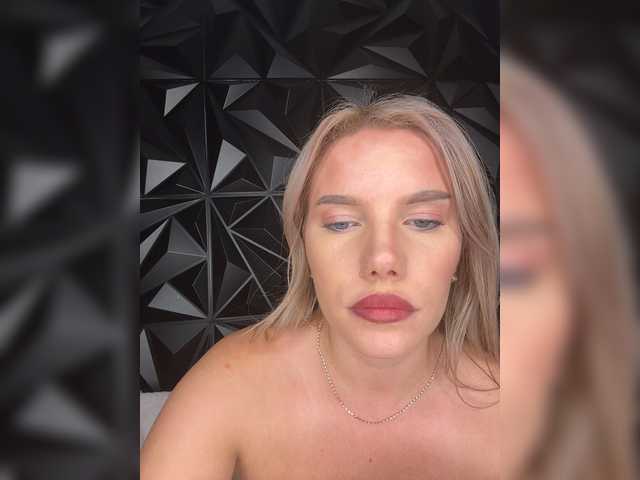LYALYAtop