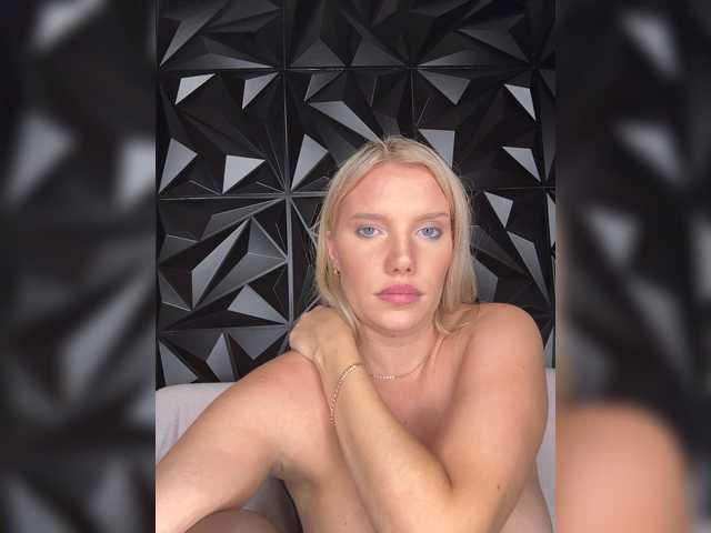 LYALYAtop