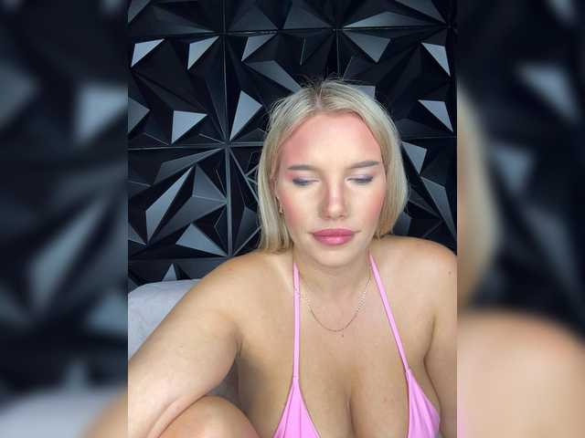 LYLAtop live cam