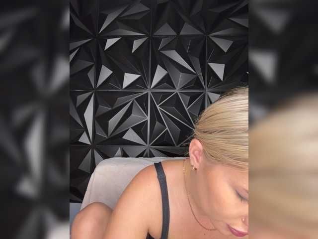 LYLAtop live cam