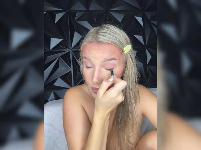 LYLAtop live cam on BongaCams