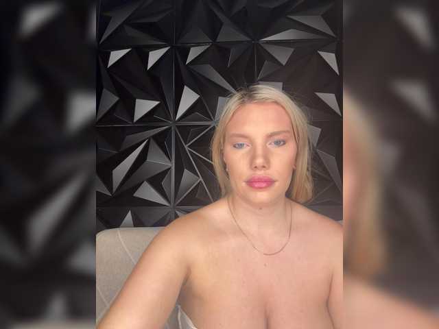LYLAtop, en directo ahora en BongaCams