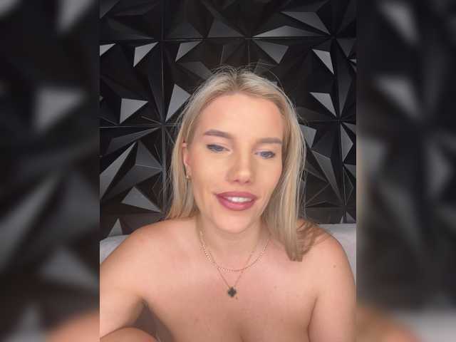 LYALYAtop