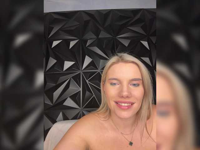 LYALYAtop