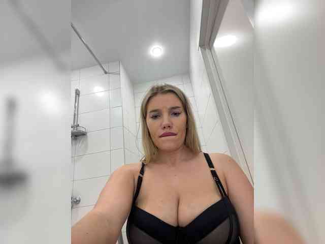 LYALYAtop webcam