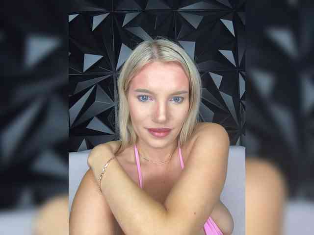 LYALYAtop webcam