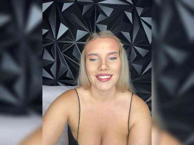 LYLAtop Sex Cam Show