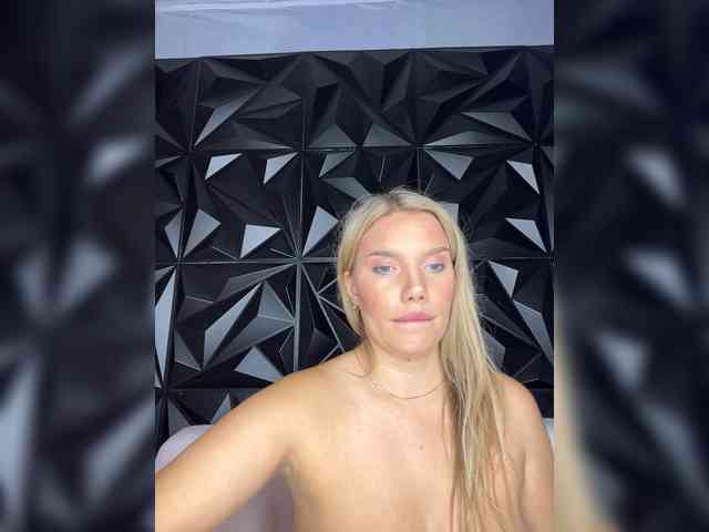 LYALYAtop webcam