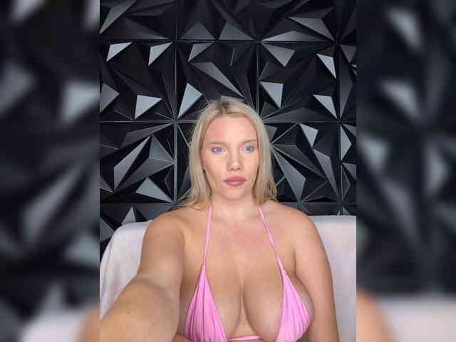 LYALYAtop webcam