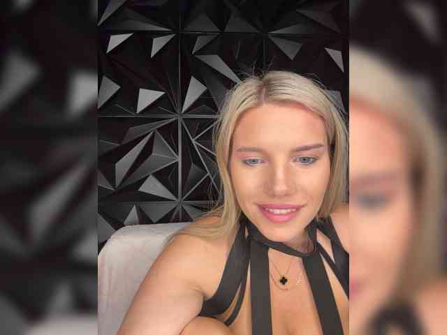 LYALYAtop webcam