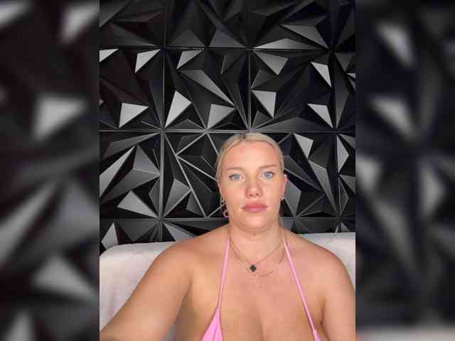 LYALYAtop webcam