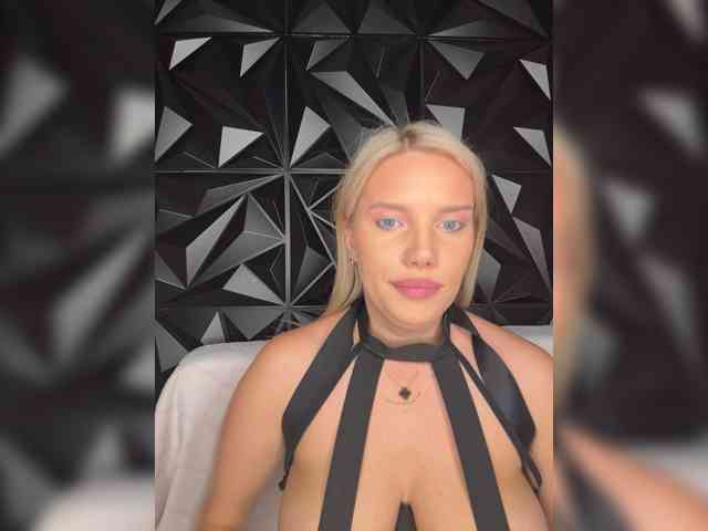 LYALYAtop webcam
