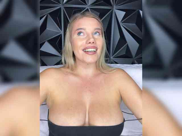 LYALYAtop webcam