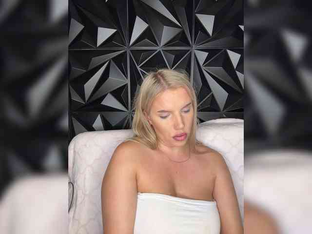 LYALYAtop webcam