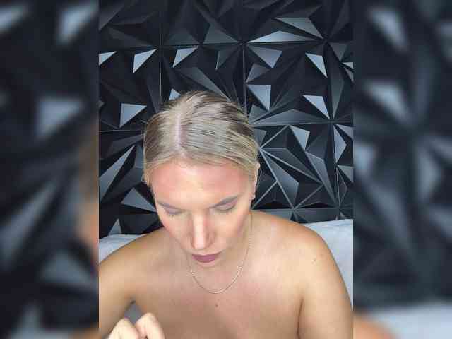 LYALYAtop webcam