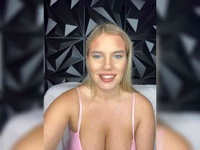 LYALYAtop webcam