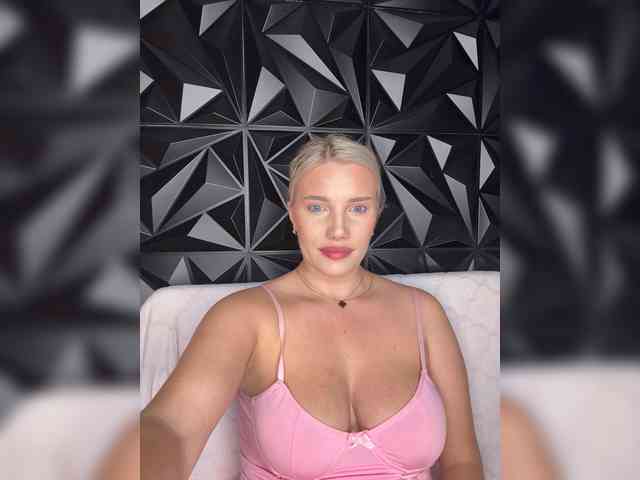 LYALYAtop webcam