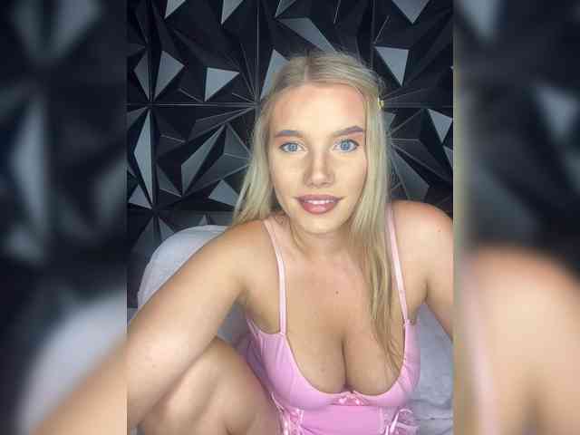 LYALYAtop webcam