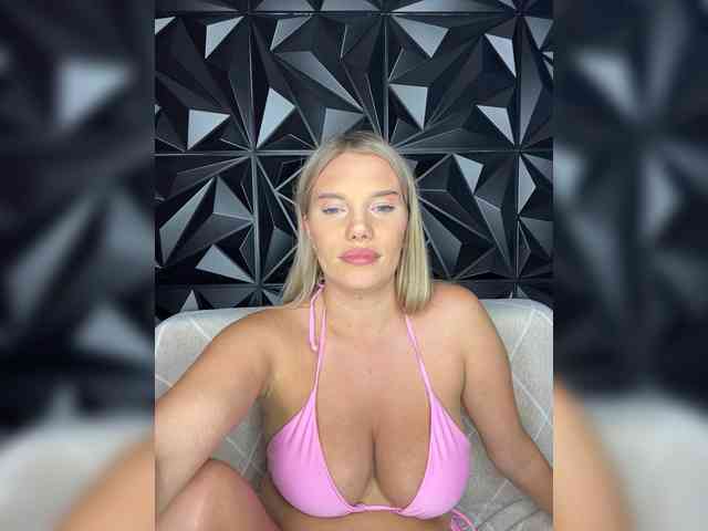 LYALYAtop webcam