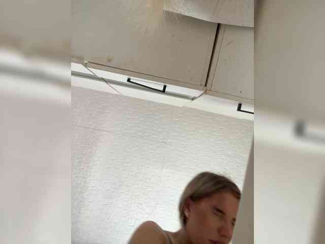 LYALYAtop webcam