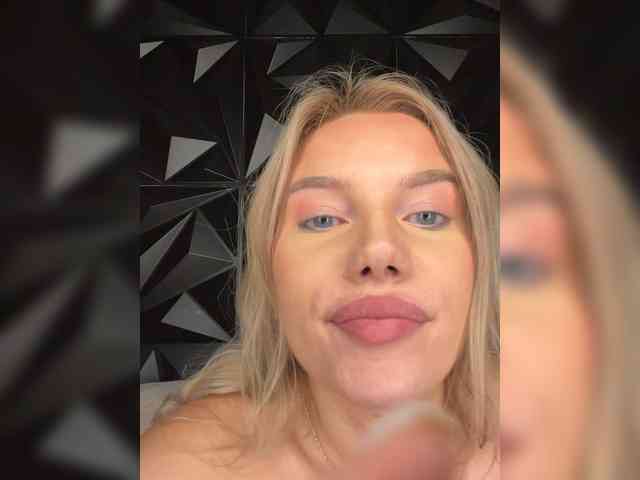 LYALYAtop