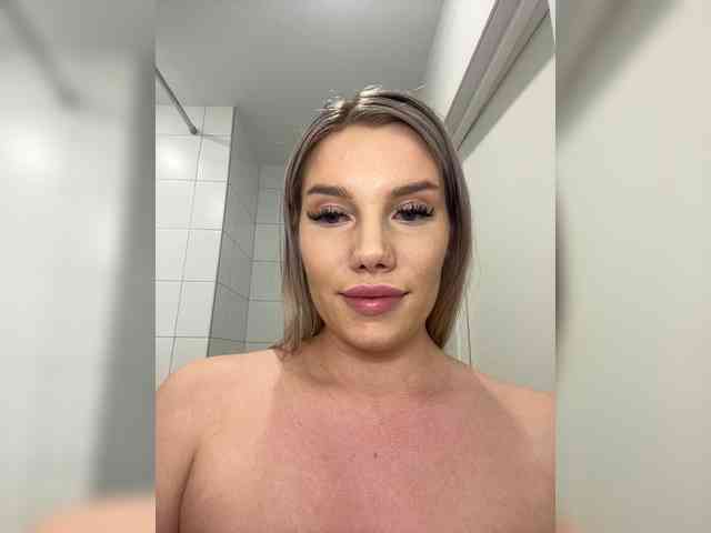 LYALYAtop webcam