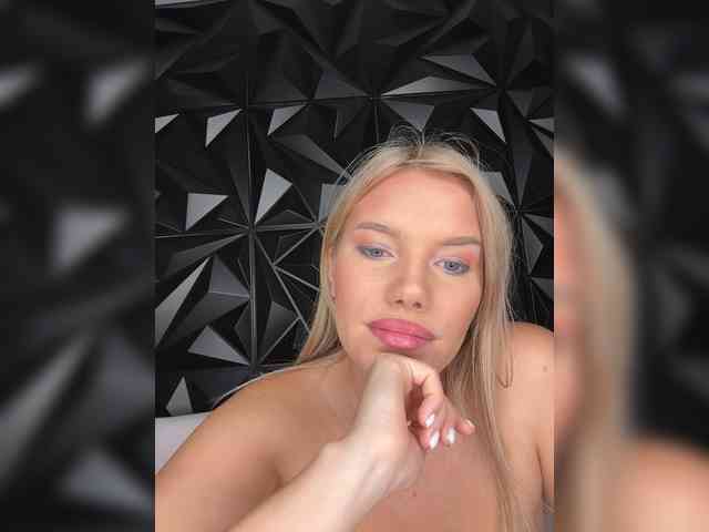 LYALYAtop webcam