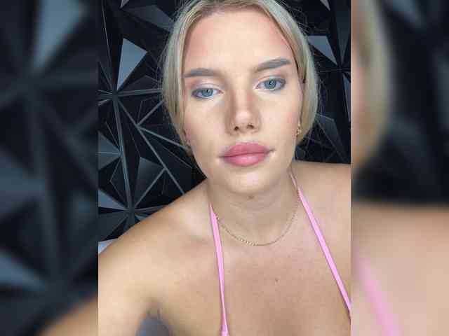 LYALYAtop webcam