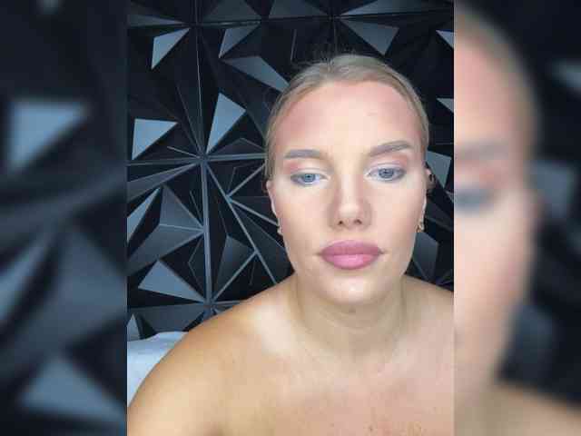 LYALYAtop webcam