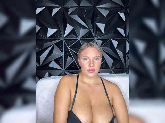 LYALYAtop webcam