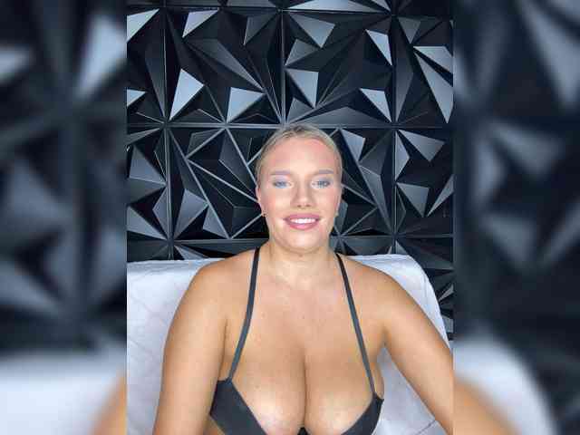 LYALYAtop webcam