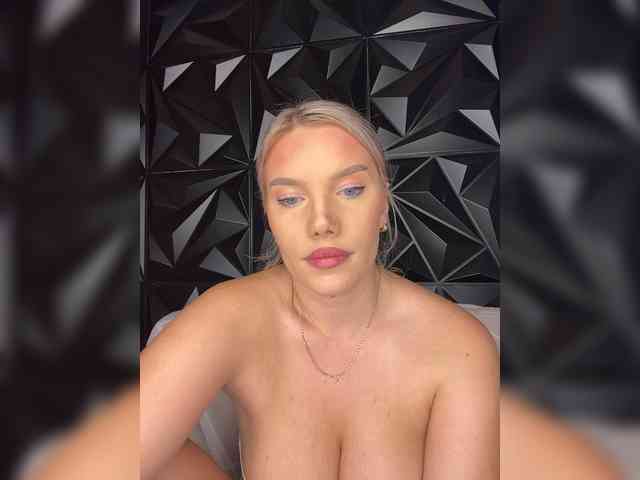 LYALYAtop webcam