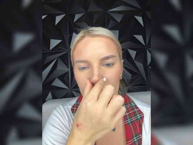 LYALYAtop webcam