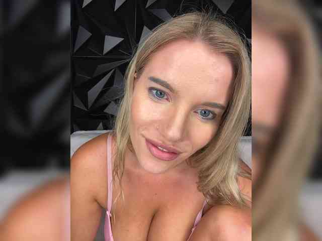 LYALYAtop webcam