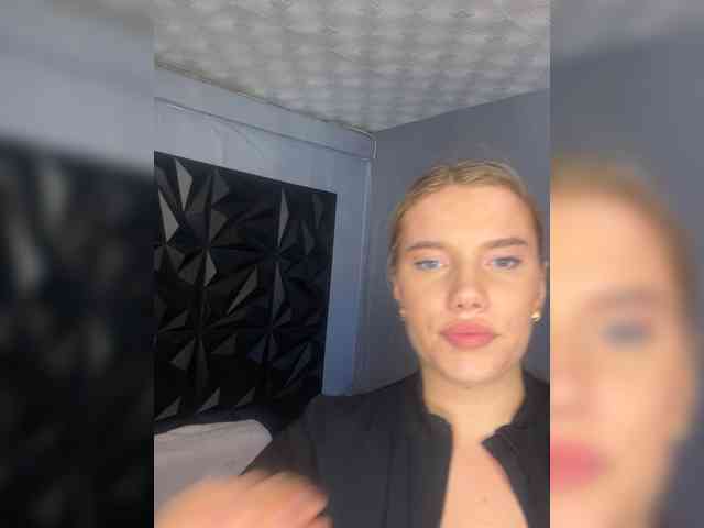 LYALYAtop webcam