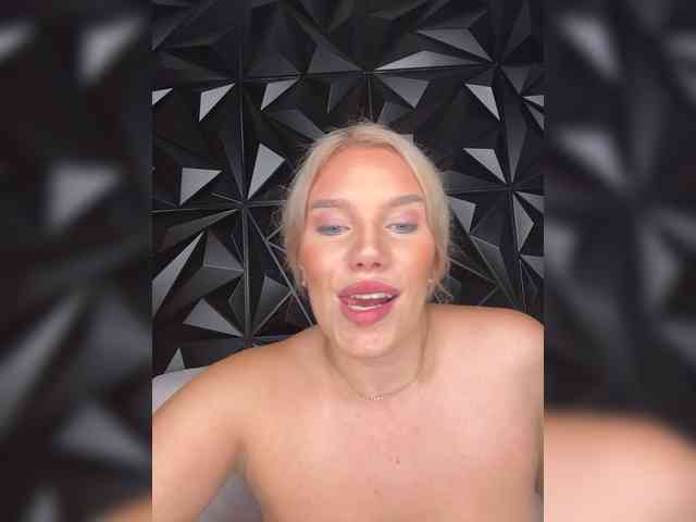 LYALYAtop webcam