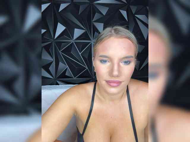 LYALYAtop webcam