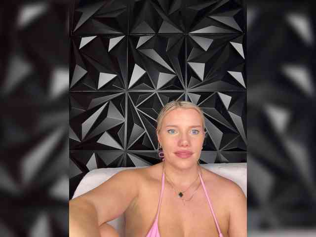 LYALYAtop webcam