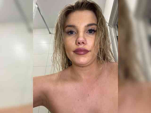 LYALYAtop webcam
