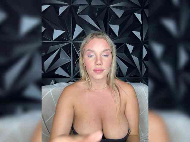 LYALYAtop webcam