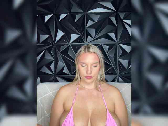 LYALYAtop webcam