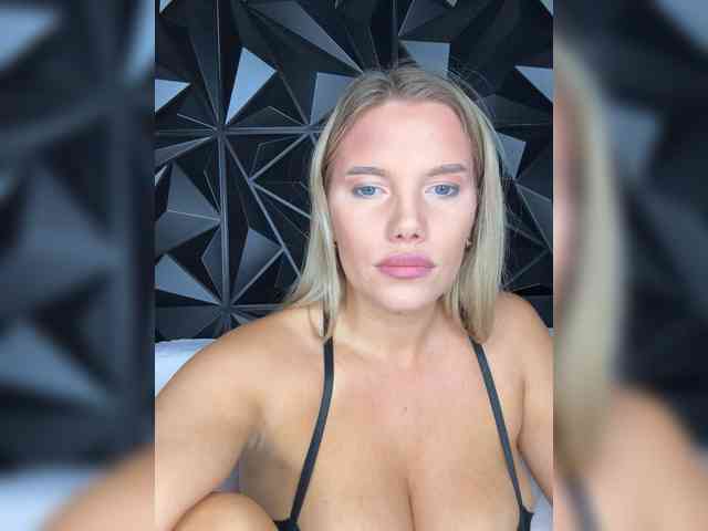 LYALYAtop webcam