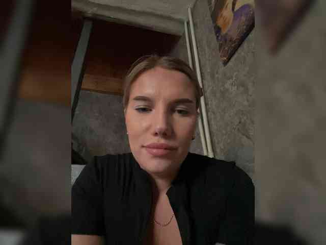 LYALYAtop webcam